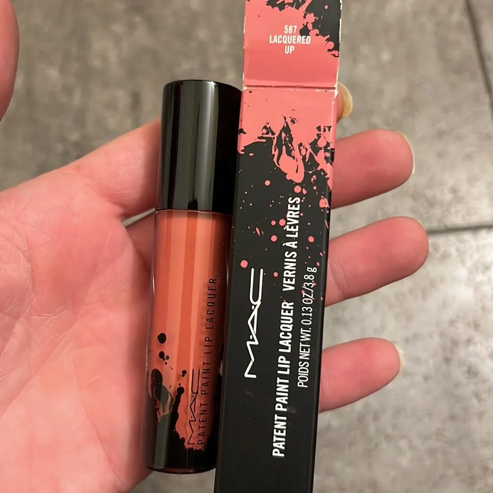 🍭🧸Mac Lacquered Up Patent Polish Gloss